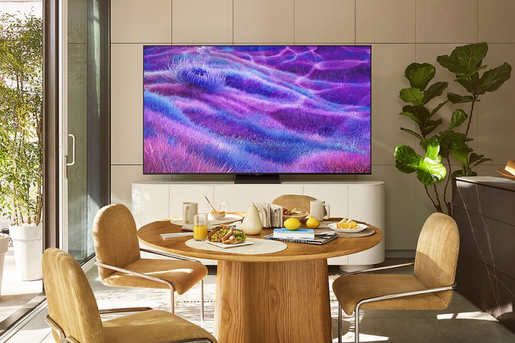 QN80F_Lifestyle_01-1024x683 (2)